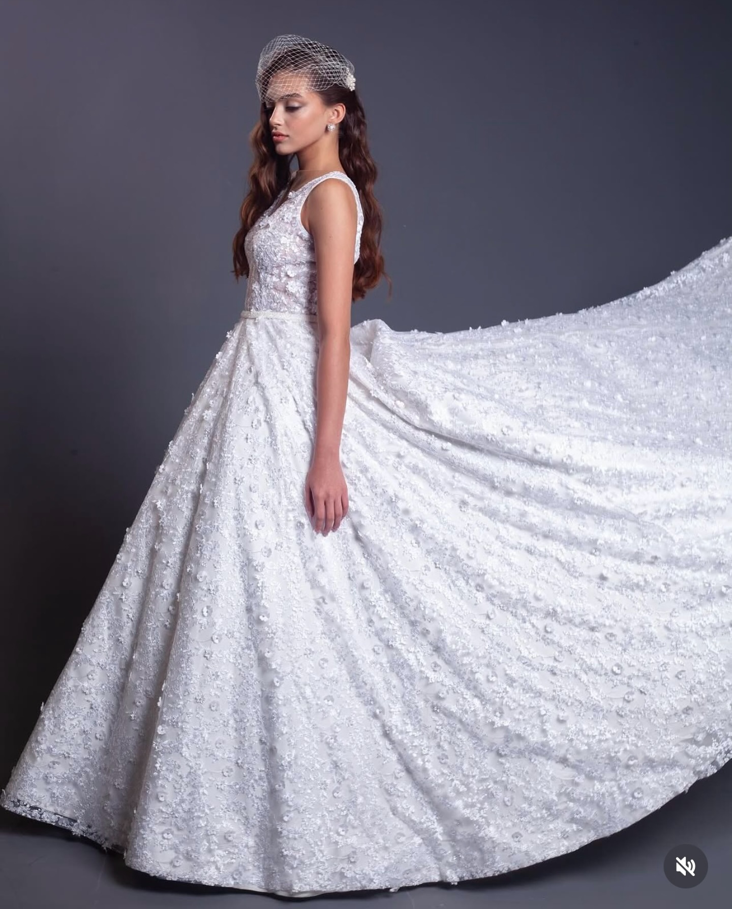 Vestido de noiva em movimento